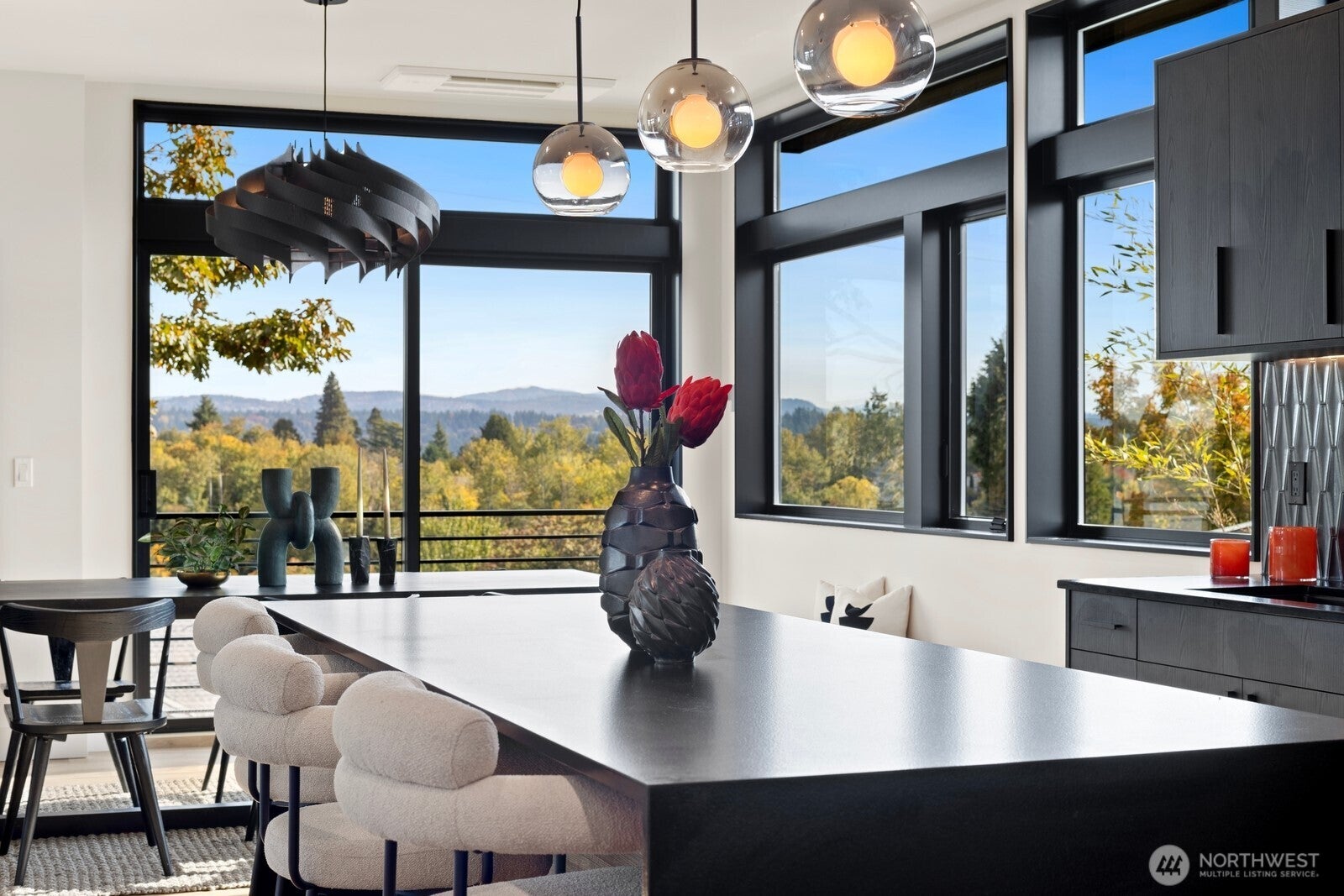 Seattle, Washington, 98118, United States, 6 Bedrooms Bedrooms, ,4 BathroomsBathrooms,Residential,Active,1965834