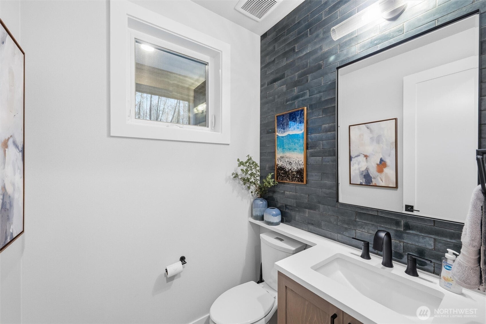 Mount Vernon, Washington, 98274, United States, 3 Bedrooms Bedrooms, ,4 BathroomsBathrooms,Residential,Active,1985575