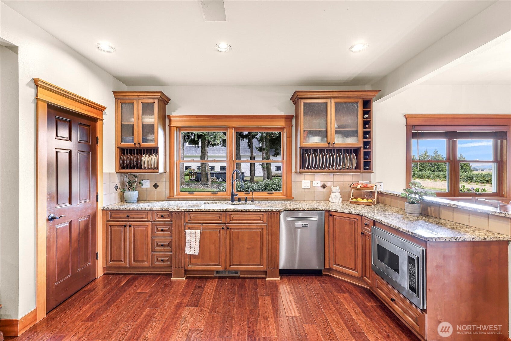 Lynden, Washington, 98264, United States, 4 Bedrooms Bedrooms, ,4 BathroomsBathrooms,Residential,Active,1922316