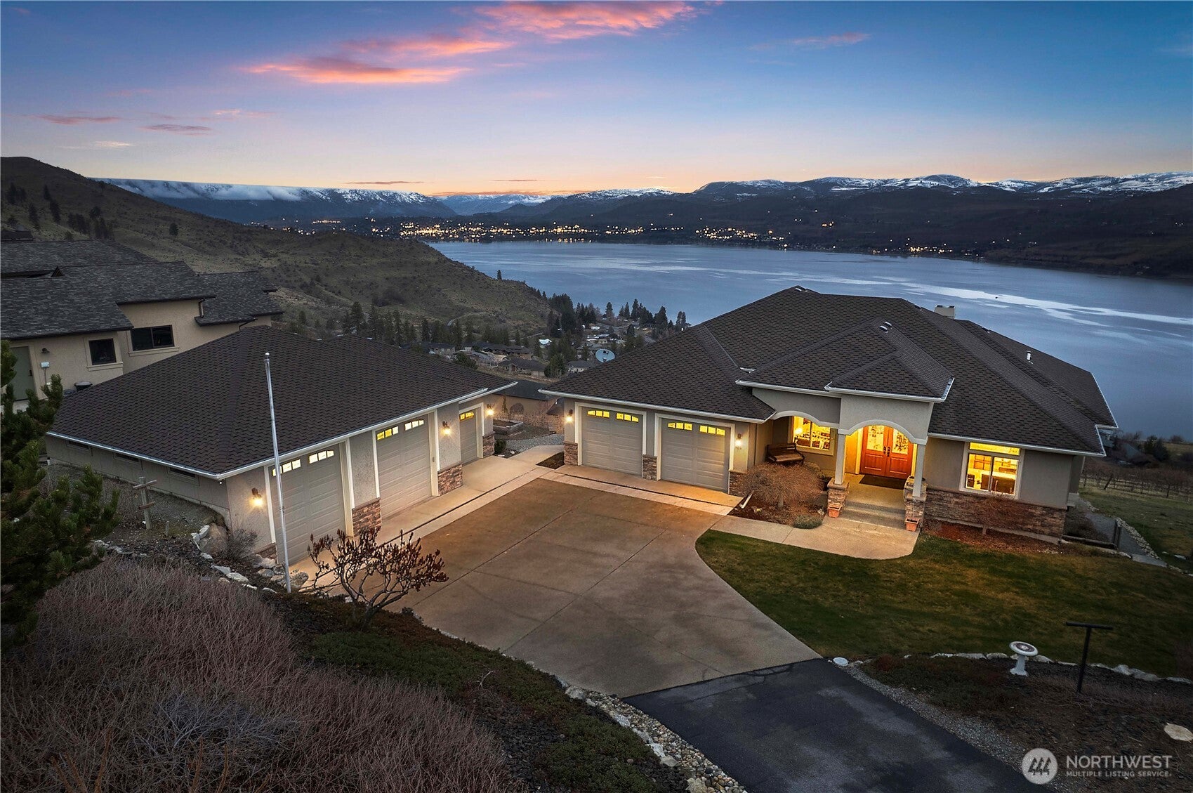 Chelan, Washington, 98816, United States, 5 Bedrooms Bedrooms, ,4 BathroomsBathrooms,Residential,Active,2009141