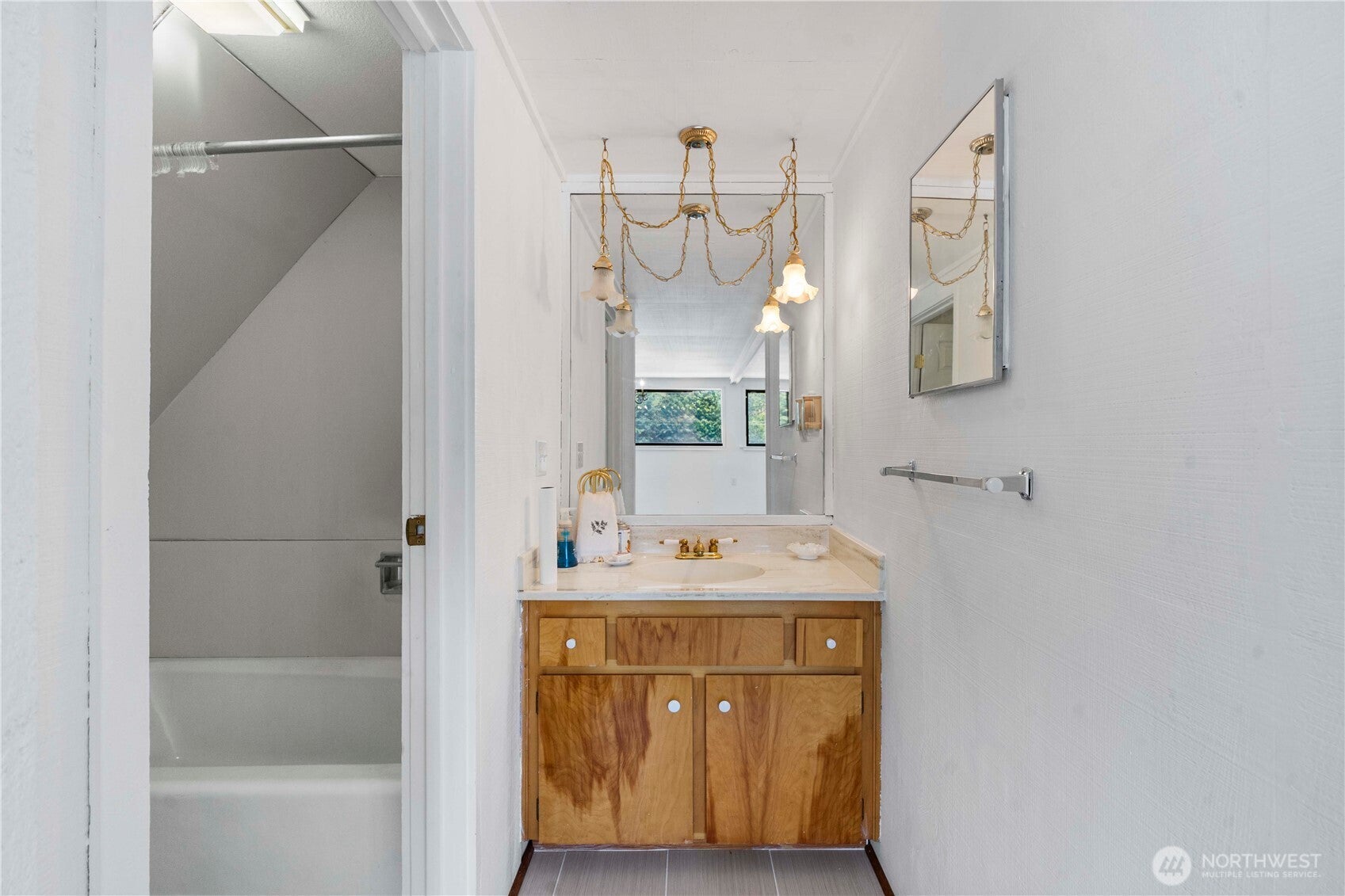 Sequim, Washington, 98382, United States, 2 Bedrooms Bedrooms, ,5 BathroomsBathrooms,Residential,Active,1900162