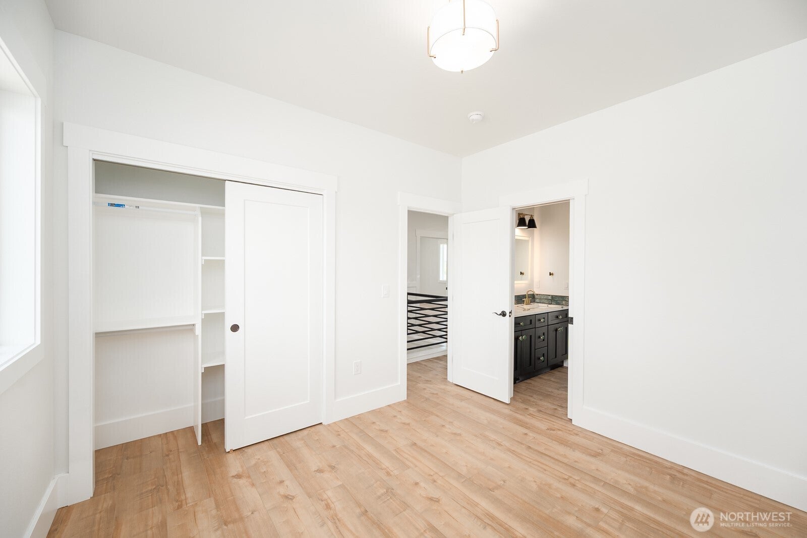 Moses Lake, Washington, 98837, United States, 4 Bedrooms Bedrooms, ,4 BathroomsBathrooms,Residential,Active,1886784