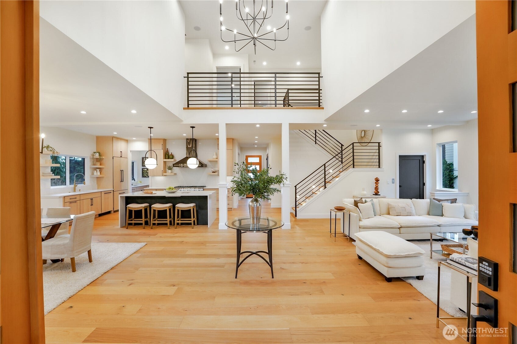 Kirkland, Washington, 98033, United States, 6 Bedrooms Bedrooms, ,7 BathroomsBathrooms,Residential,Active,2015249