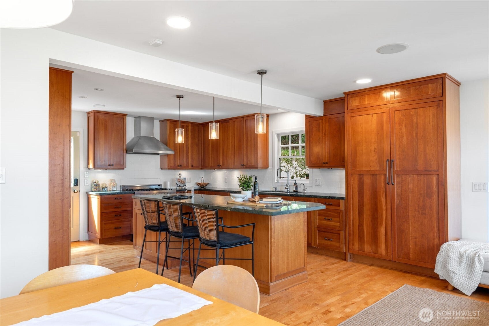 Seattle, Washington, 98144, United States, 5 Bedrooms Bedrooms, ,4 BathroomsBathrooms,Residential,Active,1988732