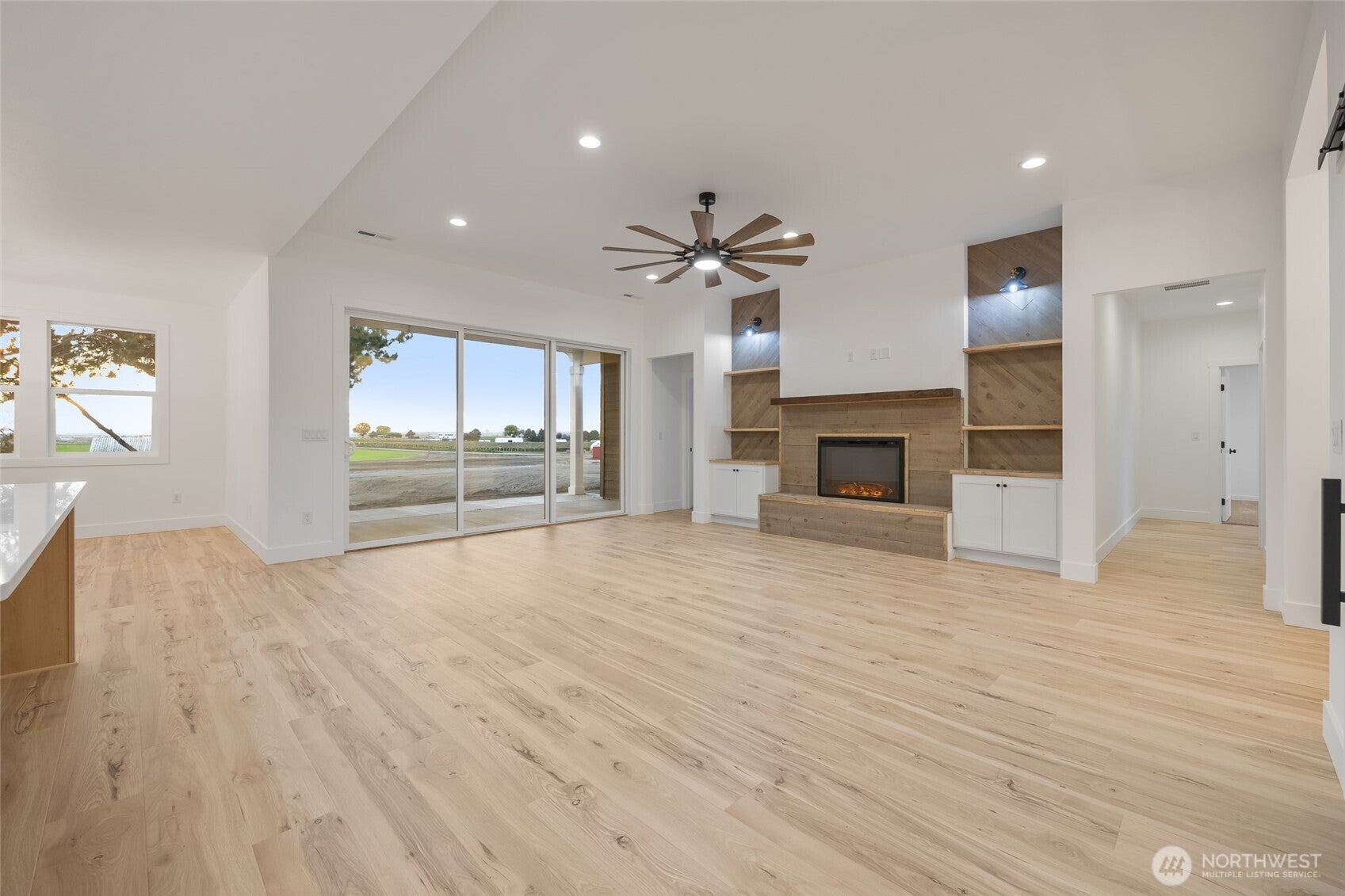 Kennewick, Washington, 99338, United States, 4 Bedrooms Bedrooms, ,3 BathroomsBathrooms,Residential,Active,1996297