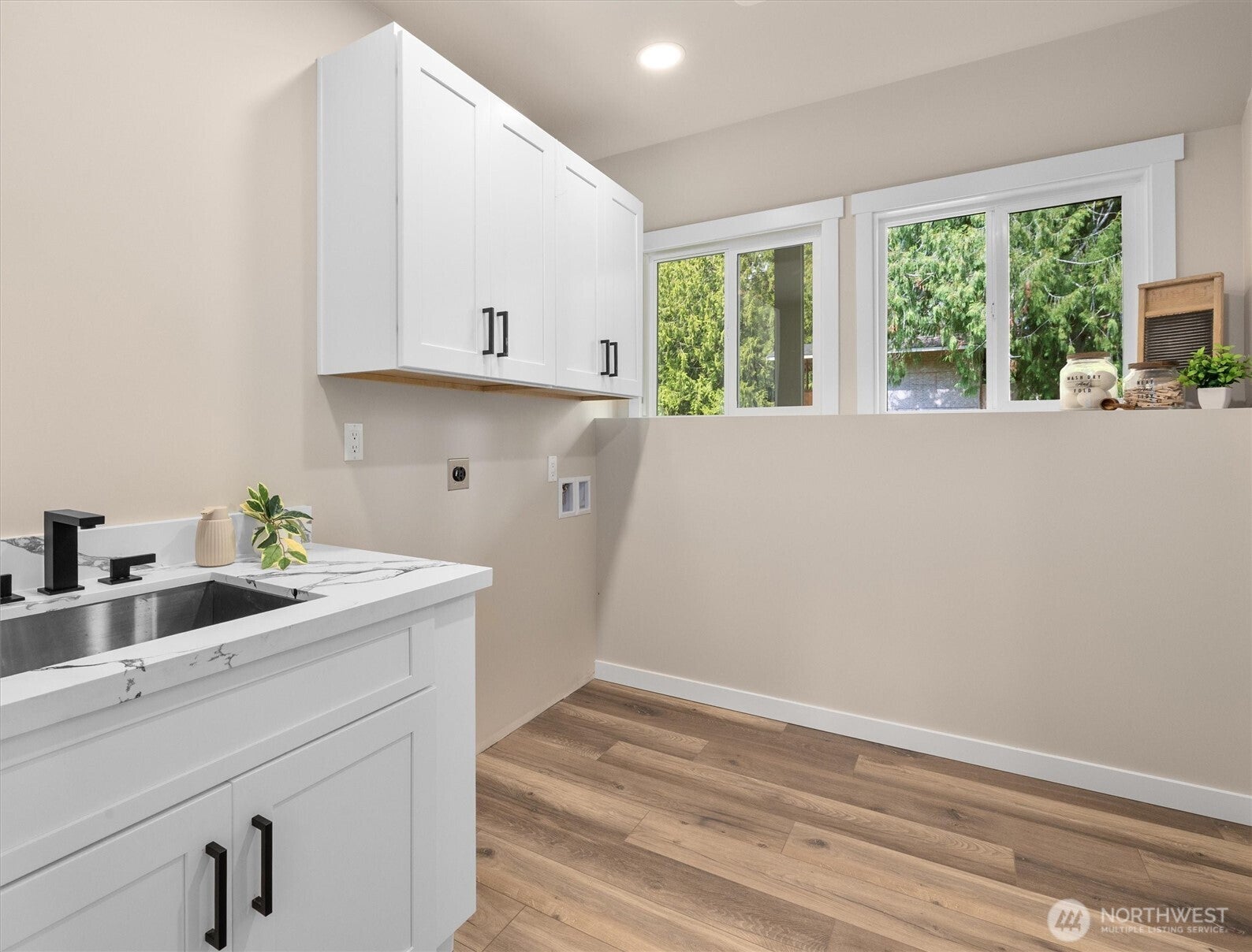 Snohomish, Washington, 98290, United States, 3 Bedrooms Bedrooms, ,3 BathroomsBathrooms,Residential,Active,1929406