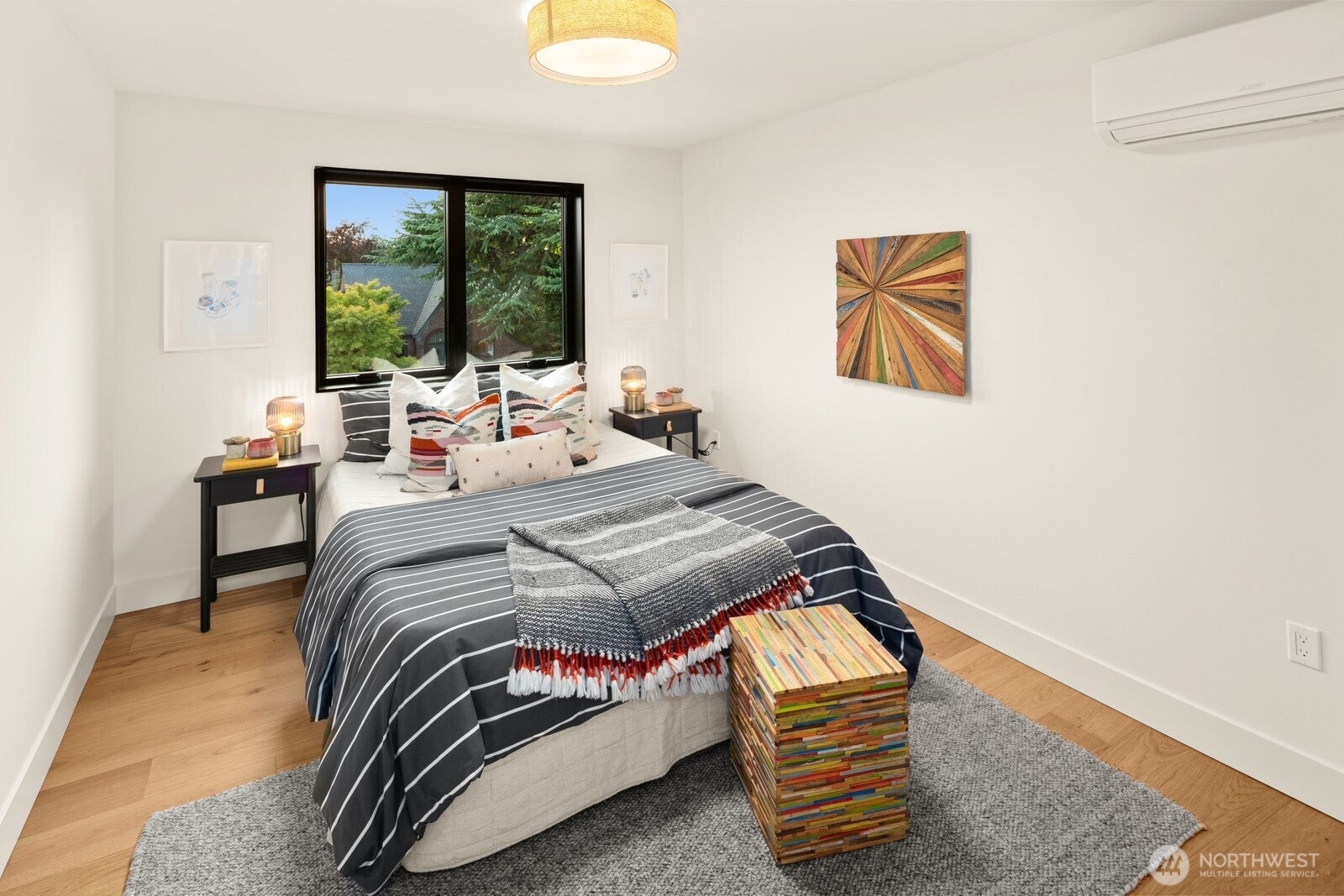 Seattle, Washington, 98118, United States, 5 Bedrooms Bedrooms, ,4 BathroomsBathrooms,Residential,Active,1909862