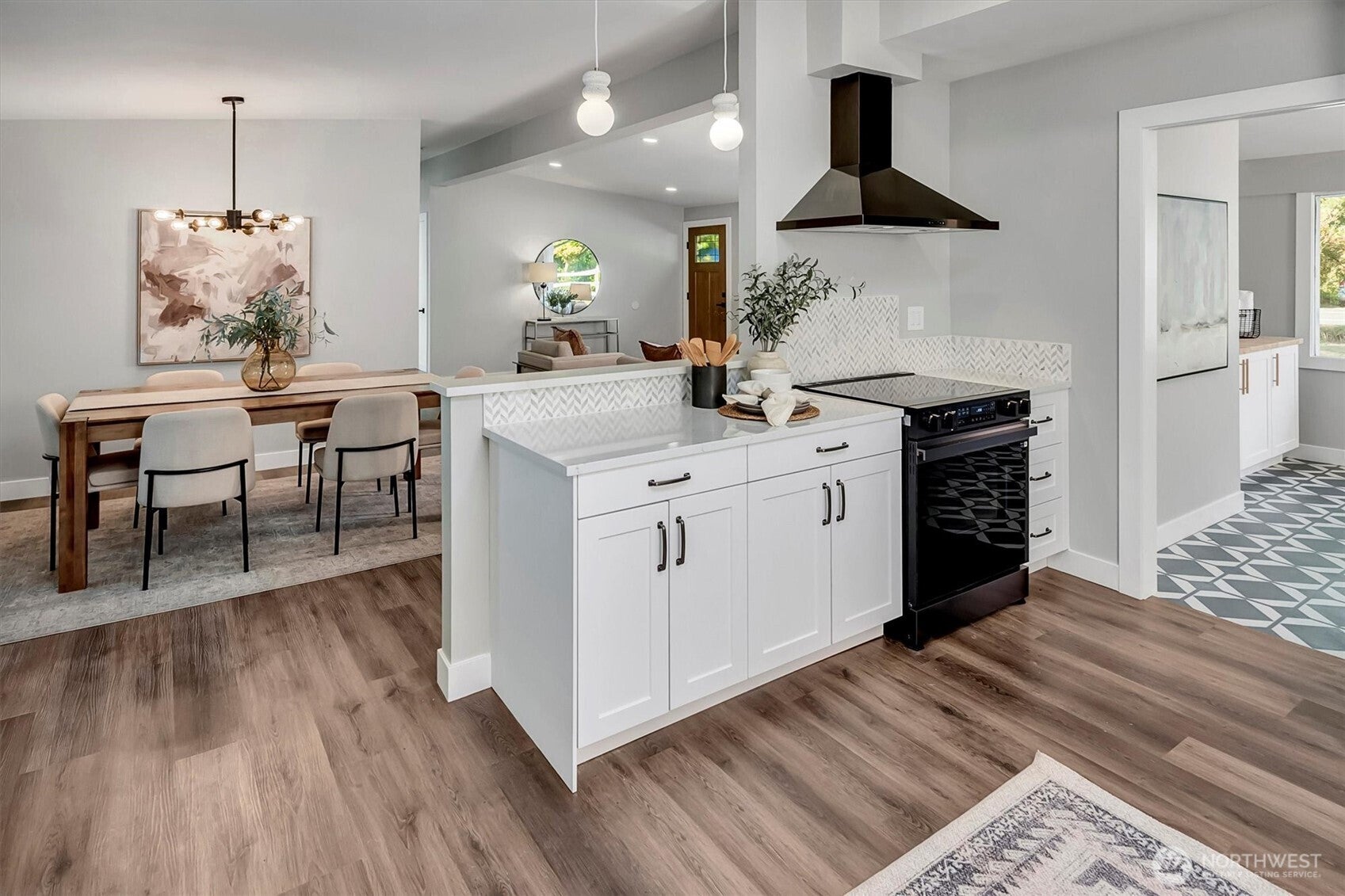 Renton, Washington, 98059, United States, 3 Bedrooms Bedrooms, ,2 BathroomsBathrooms,Residential,Active,1967101