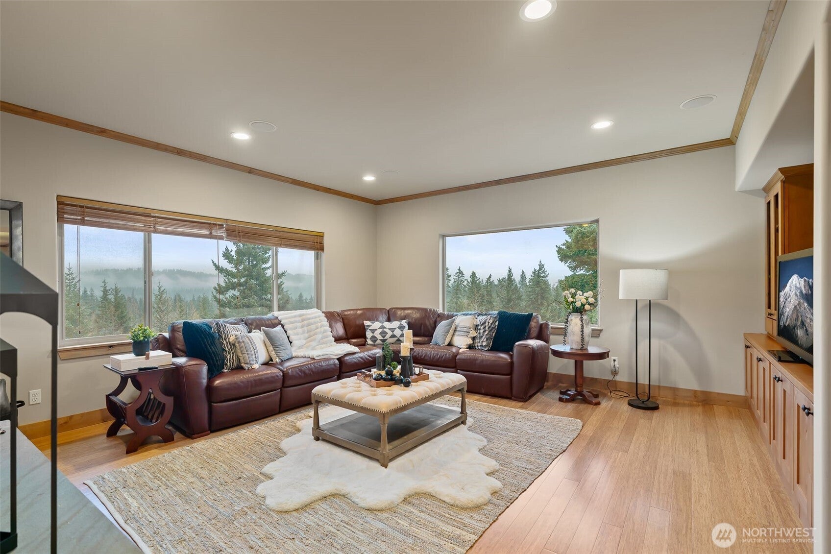 Cle Elum, Washington, 98922, United States, 4 Bedrooms Bedrooms, ,4 BathroomsBathrooms,Residential,Active,1998577