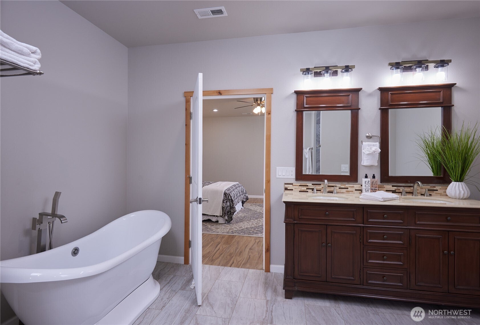 Walla Walla, Washington, 99362, United States, 5 Bedrooms Bedrooms, ,6 BathroomsBathrooms,Residential,Active,1967110