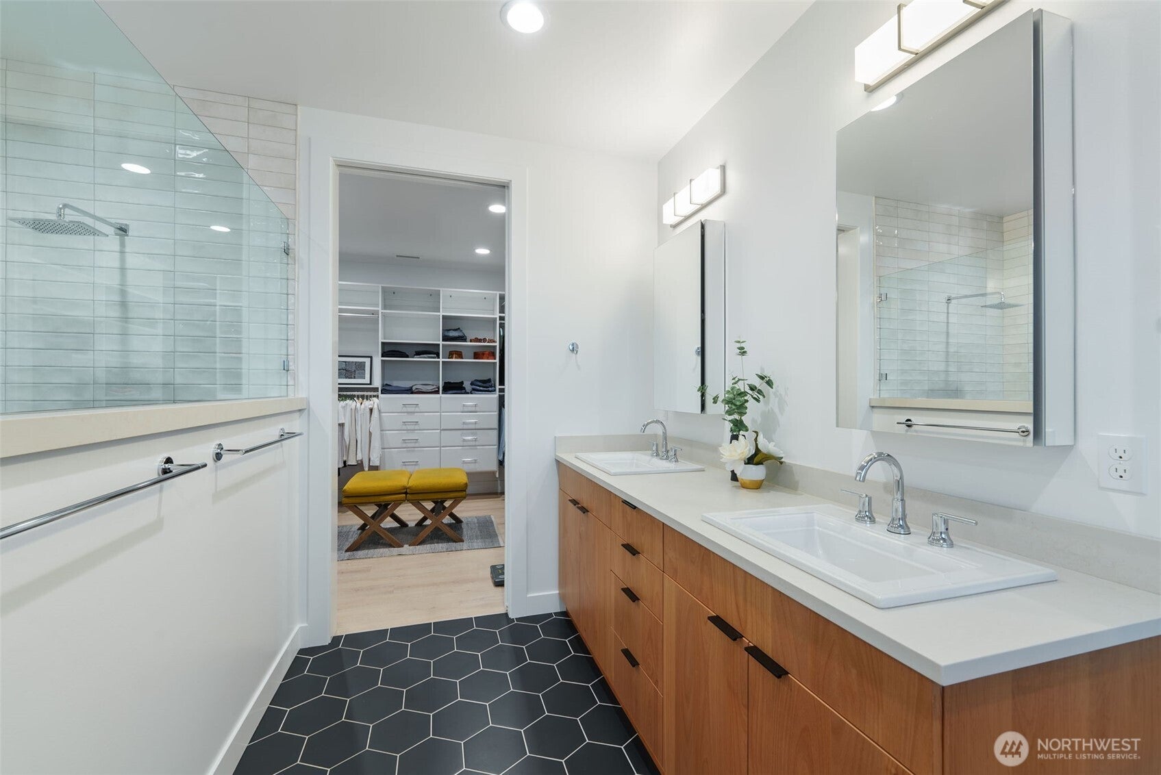 Tacoma, Washington, 98465, United States, 3 Bedrooms Bedrooms, ,4 BathroomsBathrooms,Residential,Active,1844266