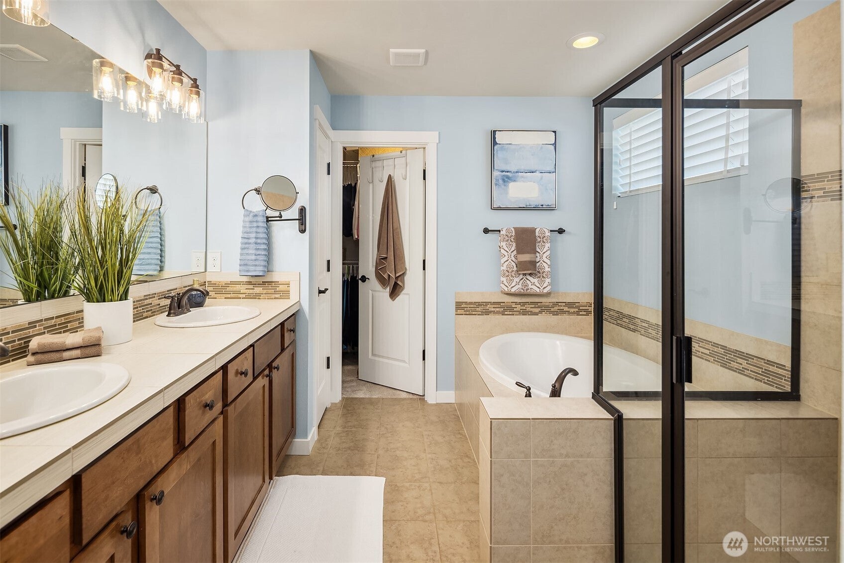 Snoqualmie, Washington, 98065, United States, 5 Bedrooms Bedrooms, ,4 BathroomsBathrooms,Residential,Active,1995292