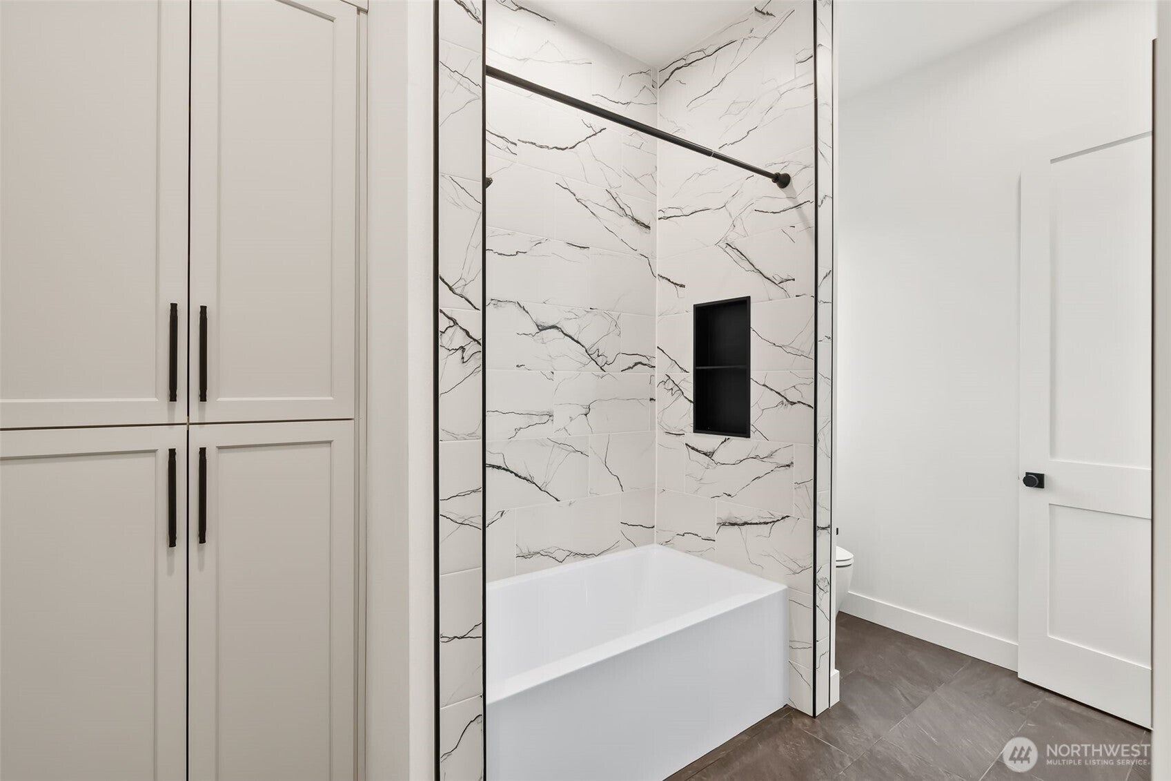 Yakima, Washington, 98908, United States, 4 Bedrooms Bedrooms, ,4 BathroomsBathrooms,Residential,Active,1993975