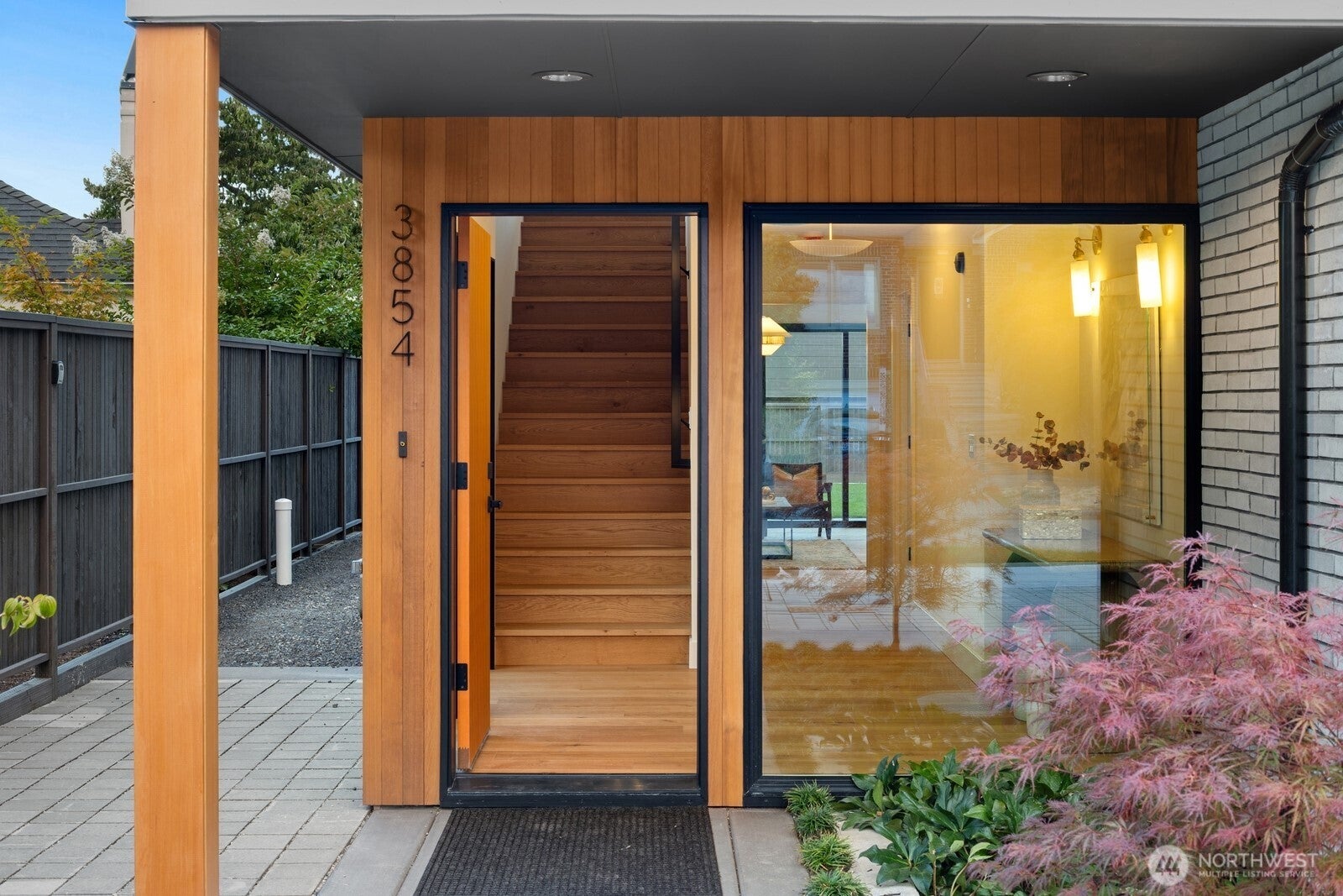 Seattle, Washington, 98118, United States, 5 Bedrooms Bedrooms, ,4 BathroomsBathrooms,Residential,Active,1909862