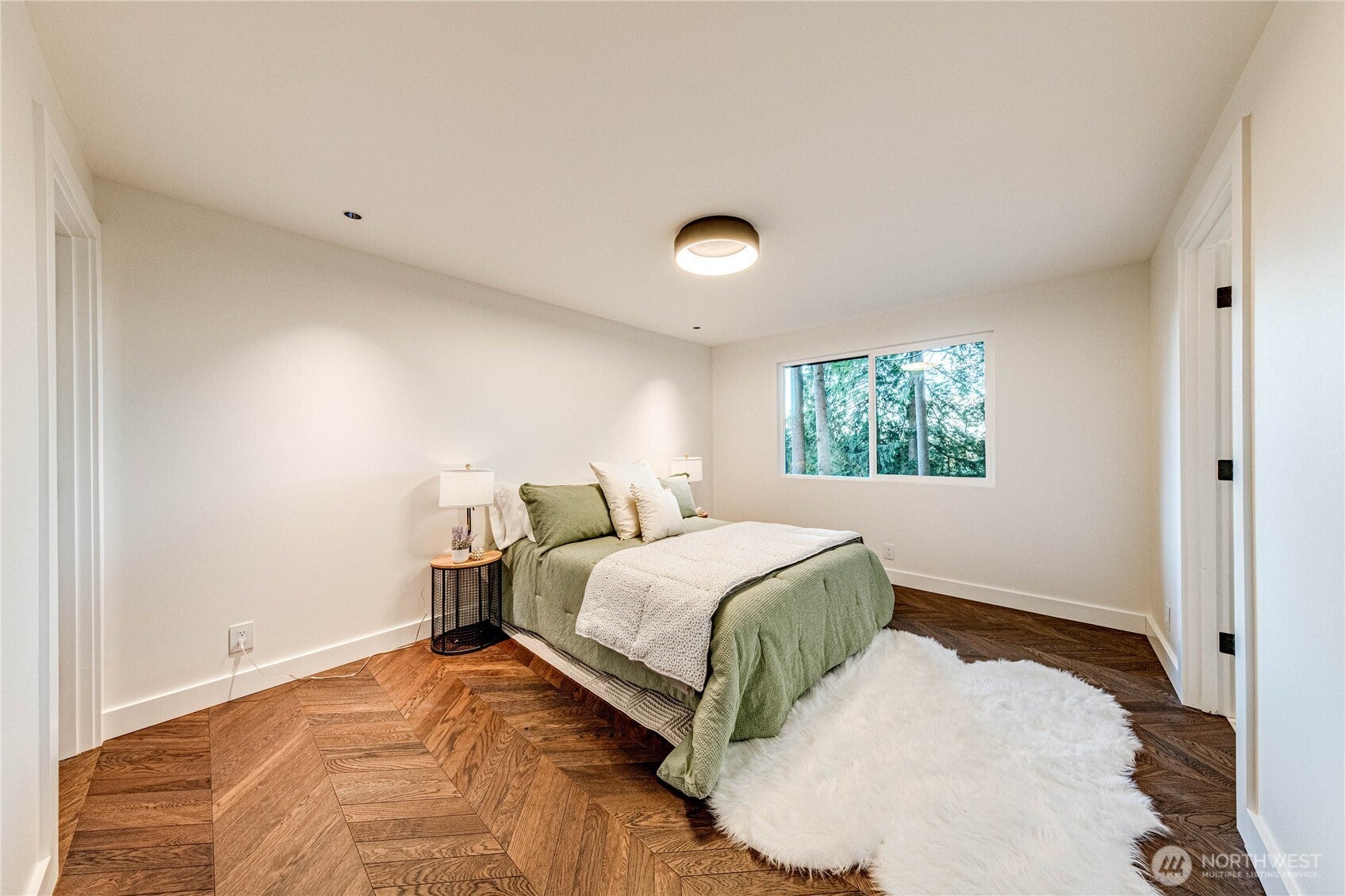 Bothell, Washington, 98021, United States, 4 Bedrooms Bedrooms, ,3 BathroomsBathrooms,Residential,Active,2012228