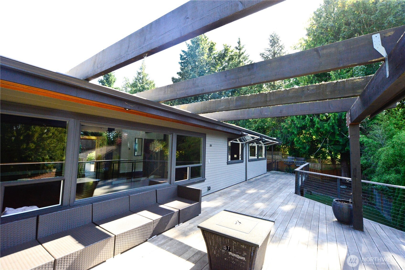 Kirkland, Washington, 98033, United States, 3 Bedrooms Bedrooms, ,3 BathroomsBathrooms,Residential,Active,1945839