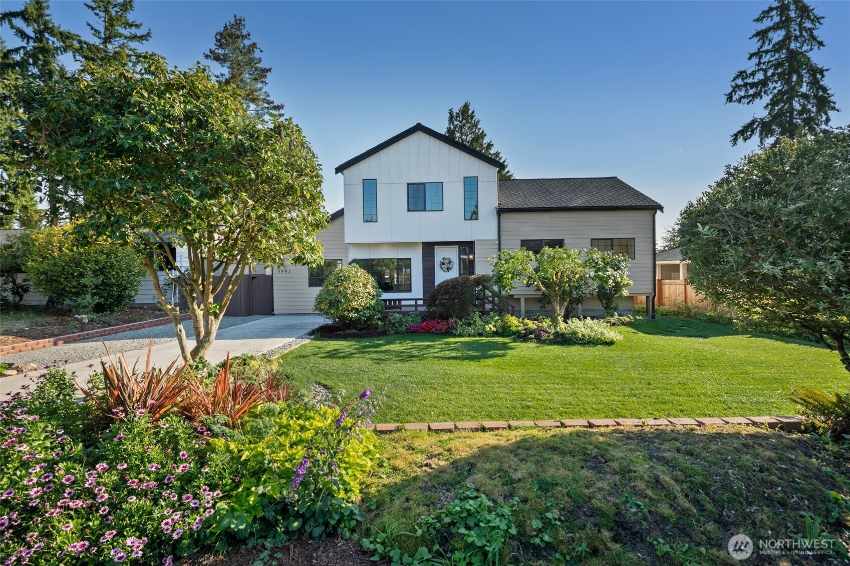 Lake Forest Park, Washington, 98043, United States, 4 Bedrooms Bedrooms, ,3 BathroomsBathrooms,Residential,Active,1963256 Lake Forest Park, Washington, 98043, United States, 4 Bedrooms Bedrooms, ,3 BathroomsBathrooms,Residential,Active,1963256