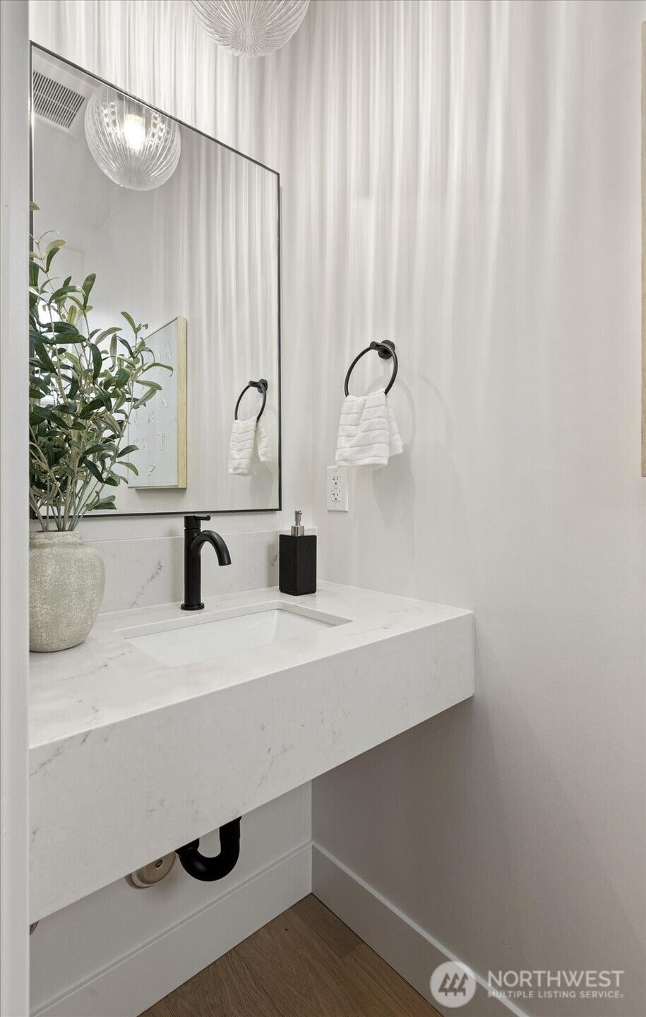 Seattle, Washington, 98107, United States, 4 Bedrooms Bedrooms, ,4 BathroomsBathrooms,Residential,Active,2008283