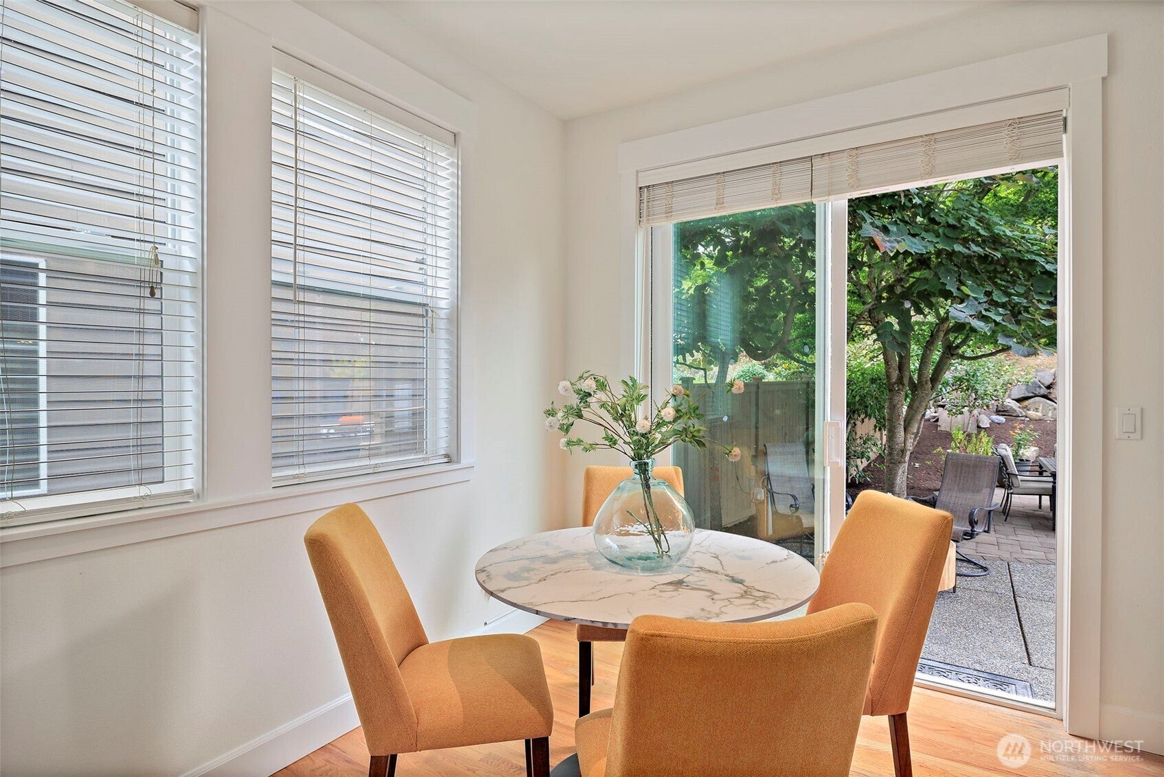 Snoqualmie, Washington, 98065, United States, 4 Bedrooms Bedrooms, ,4 BathroomsBathrooms,Residential,Pending,2009402