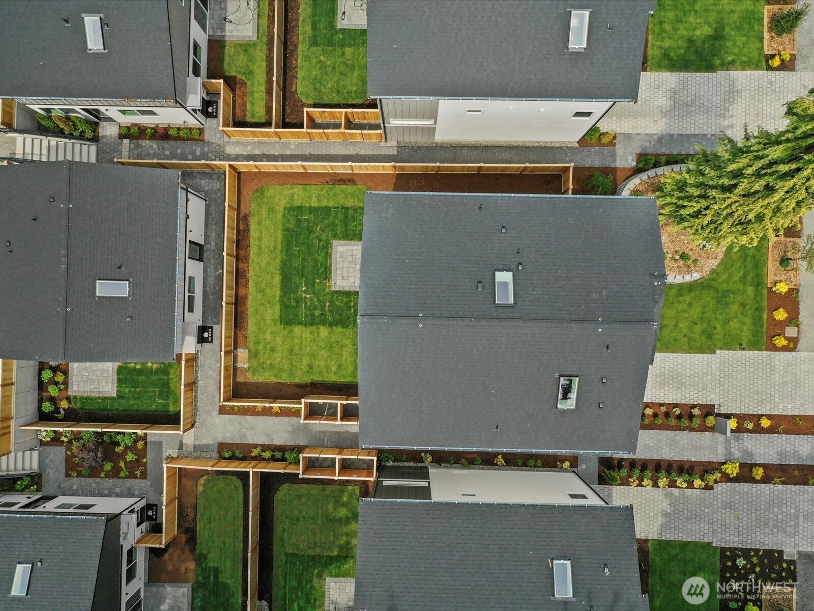 Seattle, Washington, 98117, United States, 4 Bedrooms Bedrooms, ,4 BathroomsBathrooms,Residential,Active,1996304