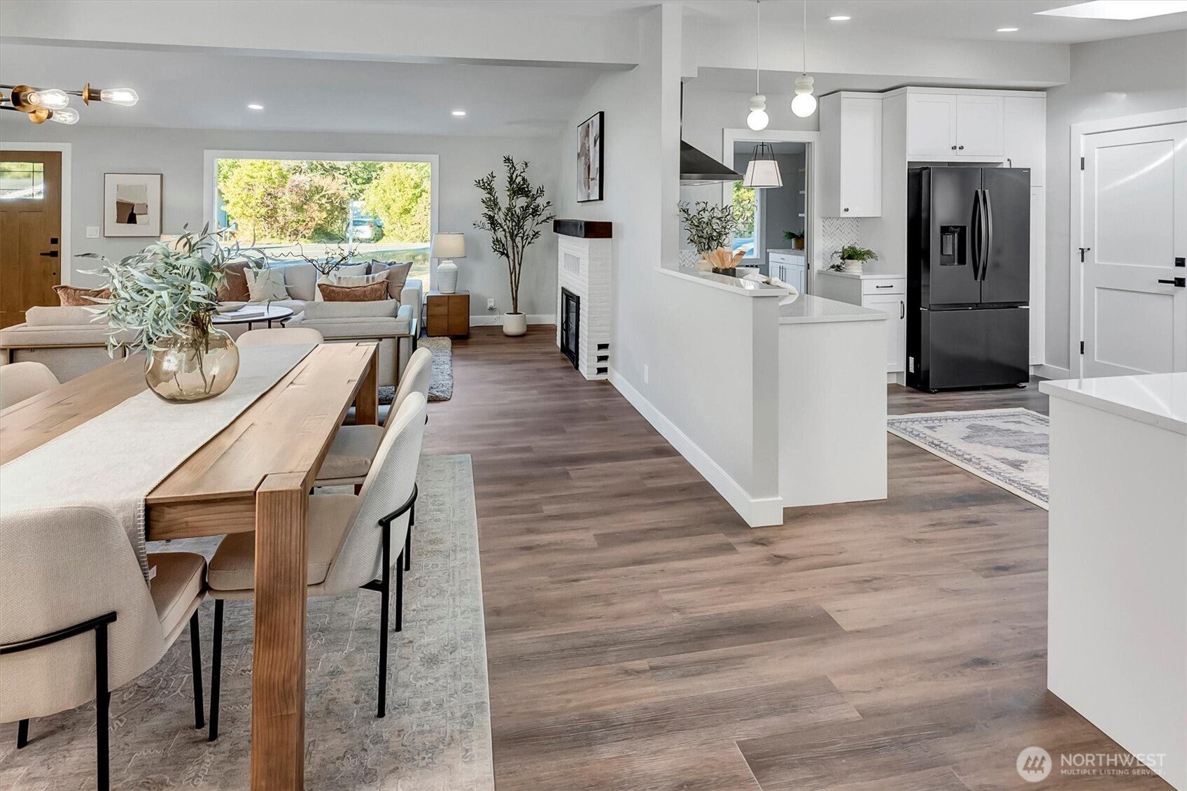 Renton, Washington, 98059, United States, 3 Bedrooms Bedrooms, ,2 BathroomsBathrooms,Residential,Active,1967101