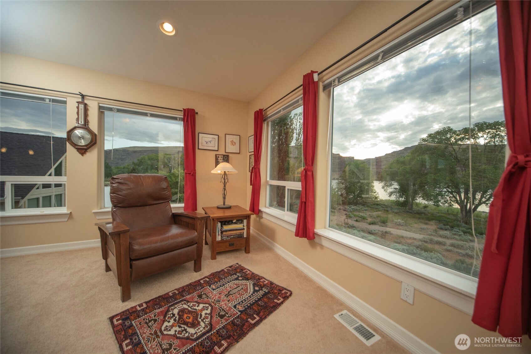 Quincy, Washington, 98848, United States, 4 Bedrooms Bedrooms, ,4 BathroomsBathrooms,Residential,Active,1824915
