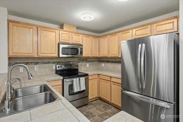 1696 25TH AVE NE UNIT 304, ISSAQUAH, WA 98029, photo 4 of 26