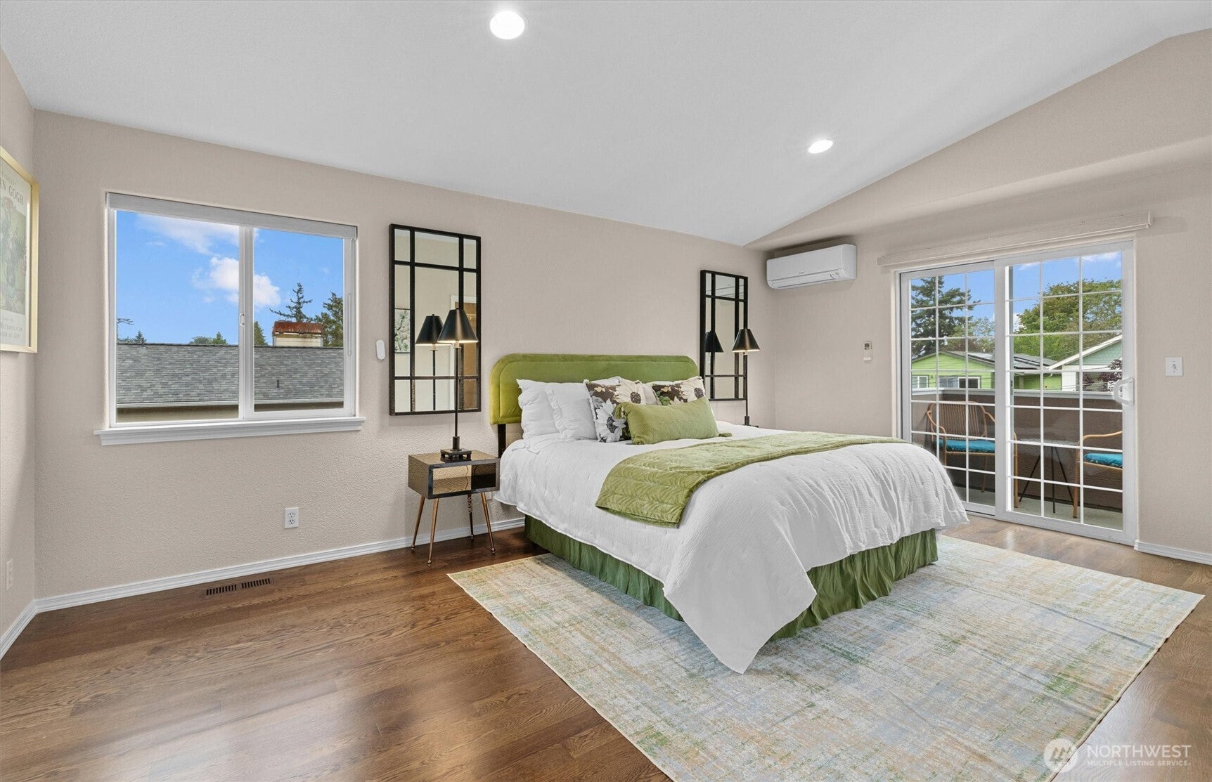 Seattle, Washington, 98118, United States, 4 Bedrooms Bedrooms, ,4 BathroomsBathrooms,Residential,Active,1964271