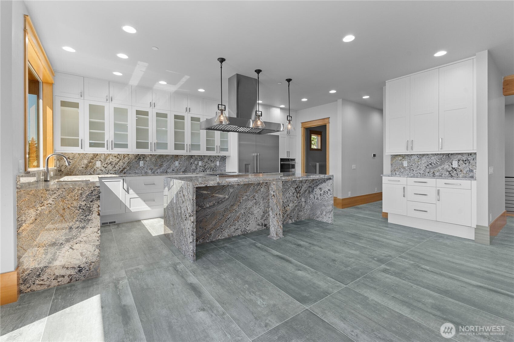 Lake Tapps, Washington, 98391, United States, 3 Bedrooms Bedrooms, ,6 BathroomsBathrooms,Residential,Active,1914925