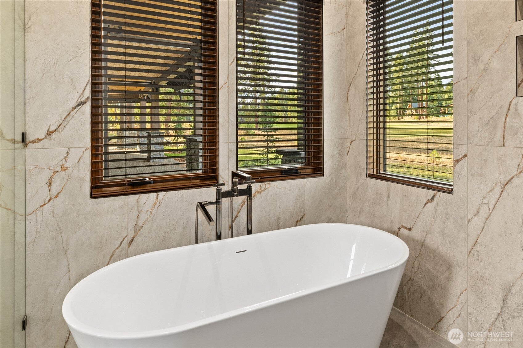 Cle Elum, Washington, 98922, United States, 5 Bedrooms Bedrooms, ,6 BathroomsBathrooms,Residential,Active,2012925