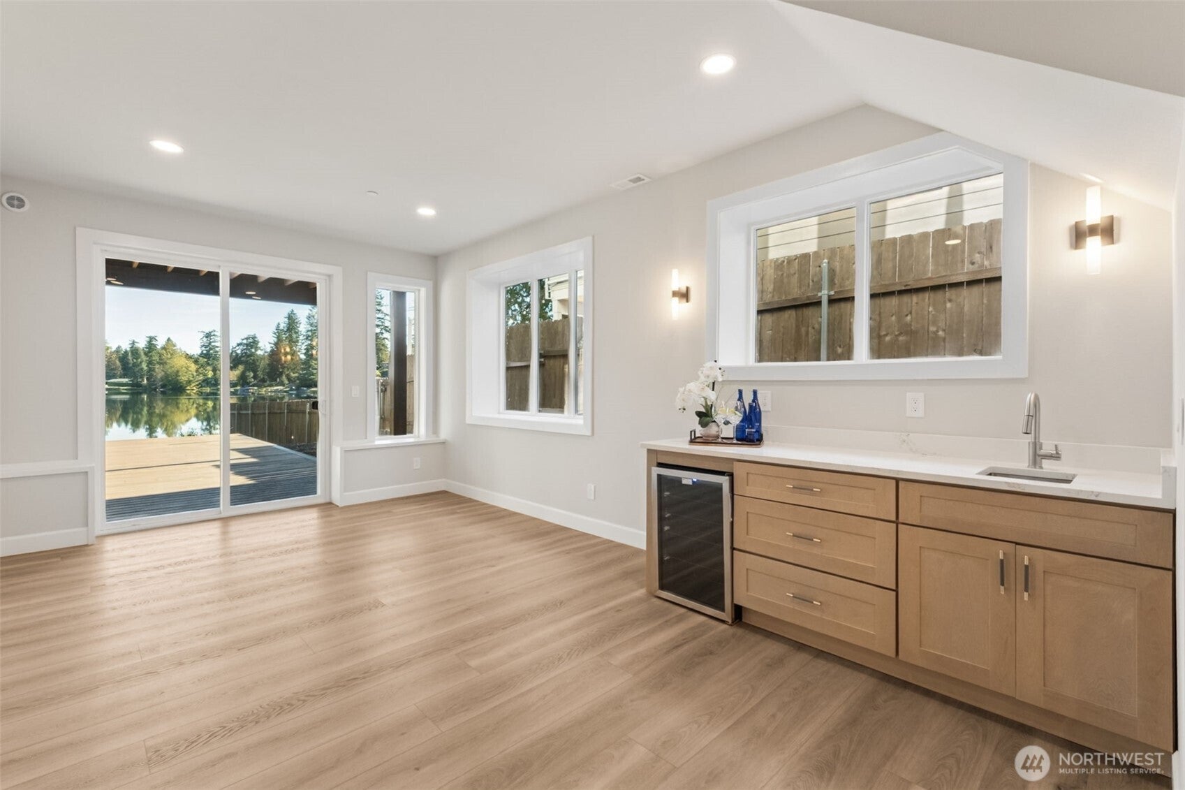 Maple Valley, Washington, 98038, United States, 4 Bedrooms Bedrooms, ,4 BathroomsBathrooms,Residential,Active,1965803