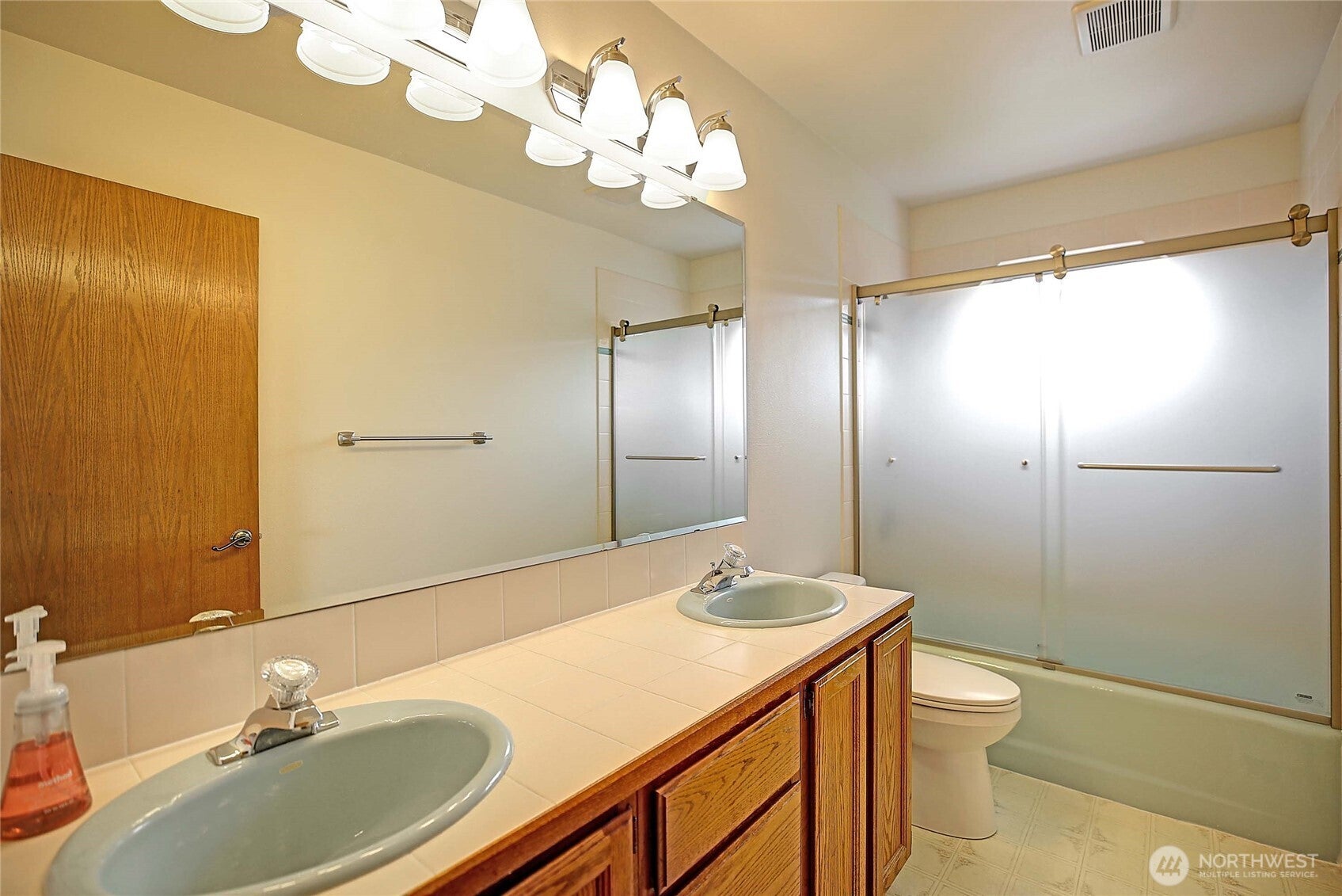 Camano Island, Washington, 98282, United States, 4 Bedrooms Bedrooms, ,3 BathroomsBathrooms,Residential,Active,1973528