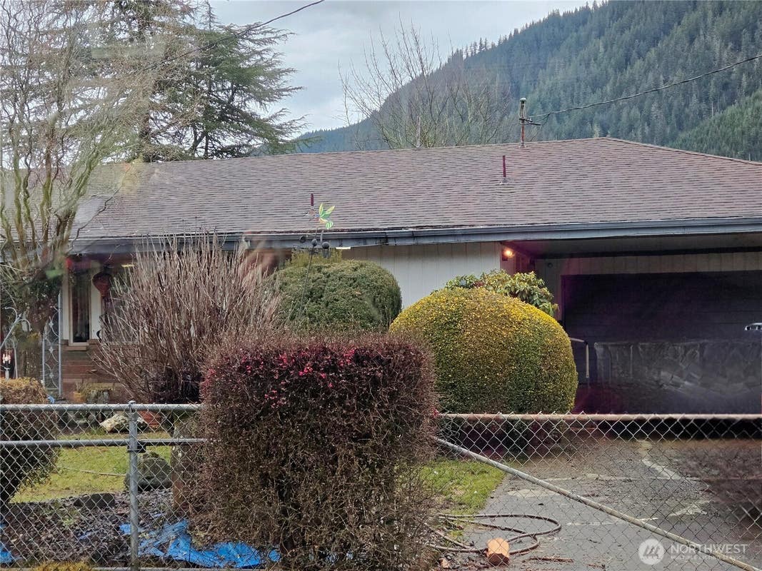102 Adams Ave  