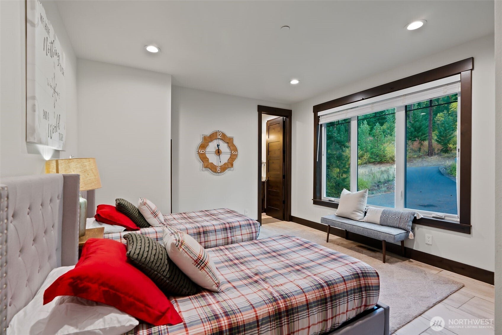 Cle Elum, Washington, 98922, United States, 4 Bedrooms Bedrooms, ,5 BathroomsBathrooms,Residential,Active,2012928