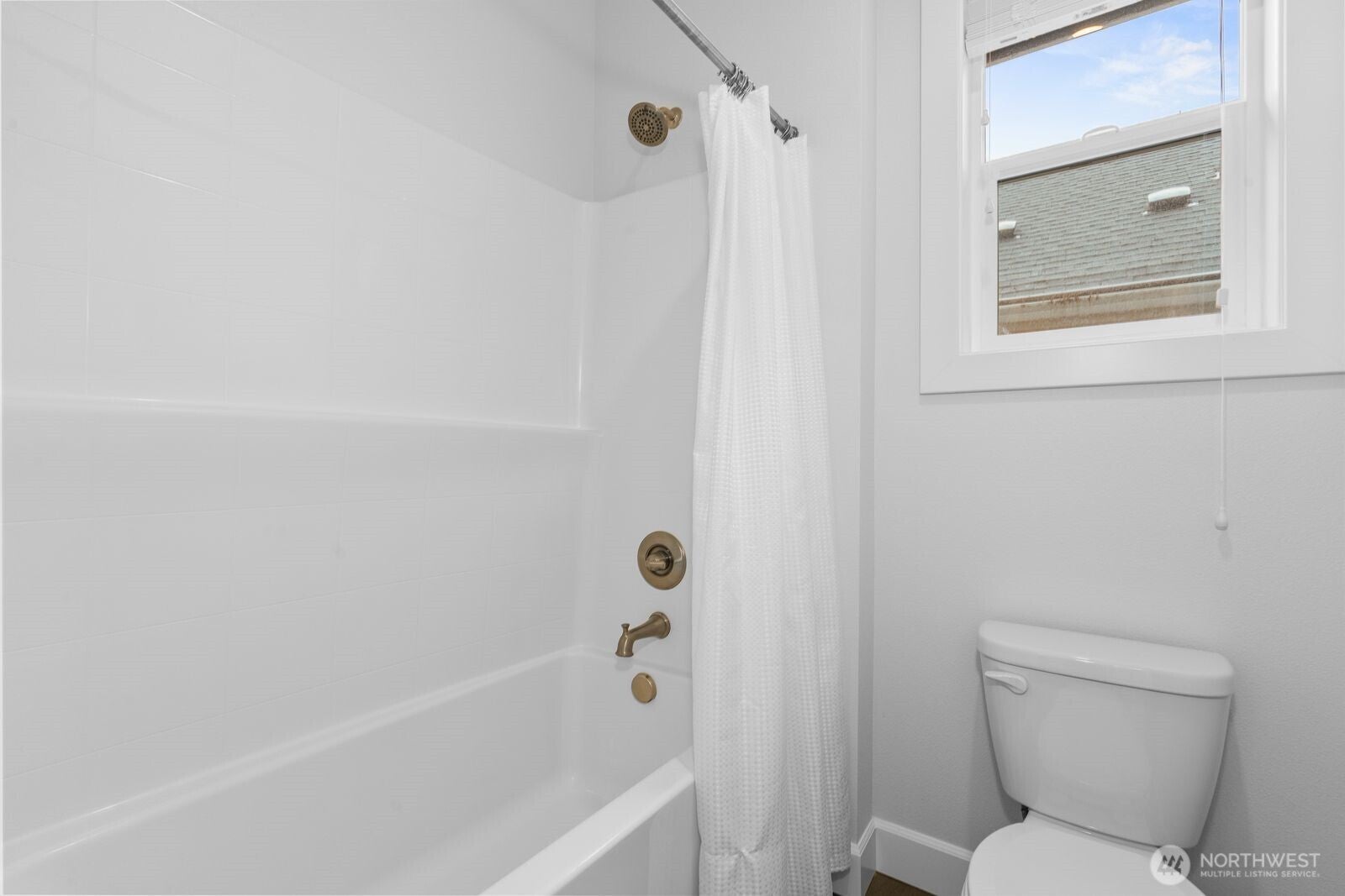 Issaquah, Washington, 98029, United States, 4 Bedrooms Bedrooms, ,3 BathroomsBathrooms,Residential,Active,2015456