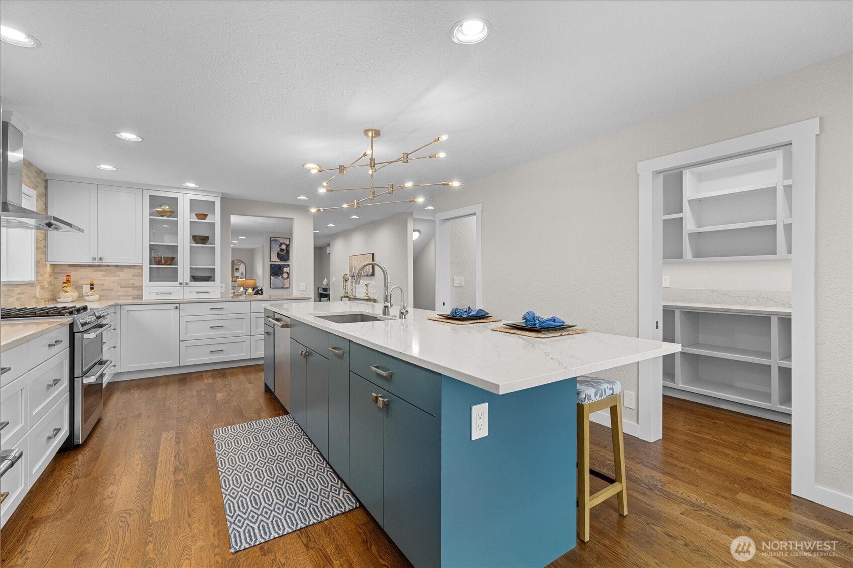 Seattle, Washington, 98118, United States, 4 Bedrooms Bedrooms, ,4 BathroomsBathrooms,Residential,Active,1941394