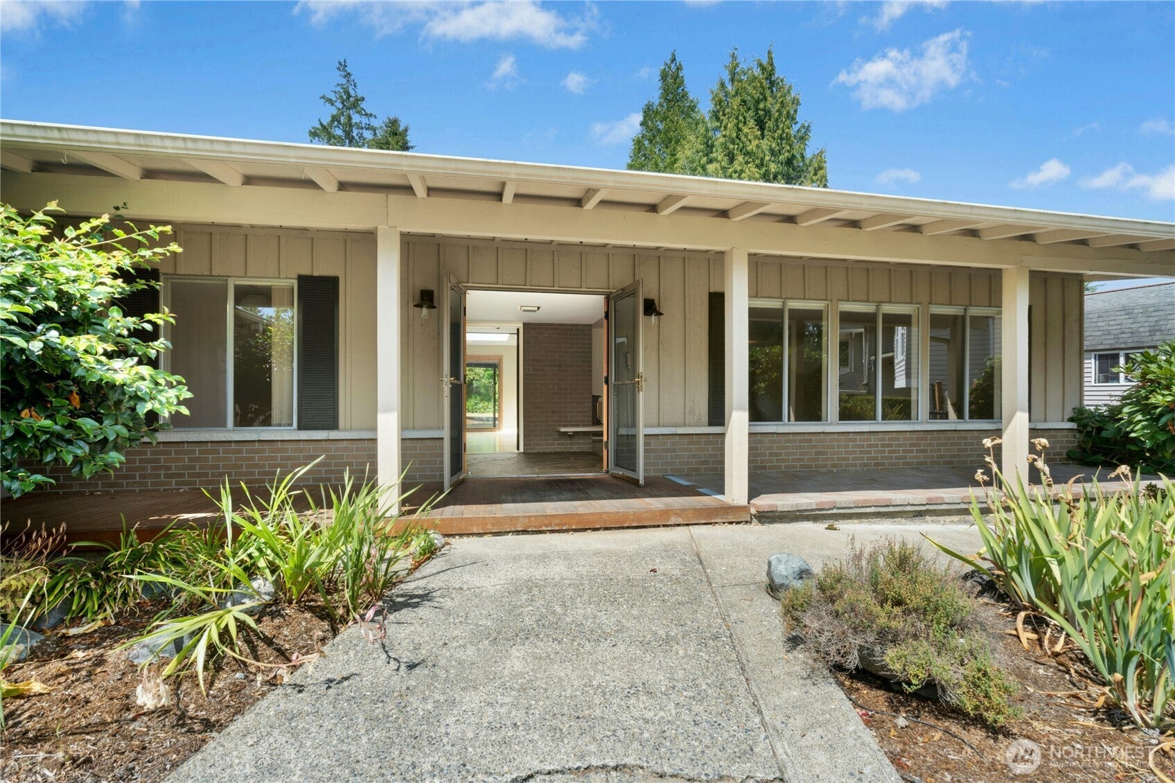 Bellevue, Washington, 98008, United States, 3 Bedrooms Bedrooms, ,2 BathroomsBathrooms,Residential,Active,1914589