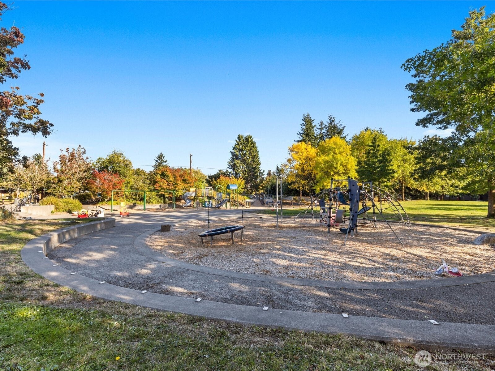 Seattle, Washington, 98103, United States, 3 Bedrooms Bedrooms, ,1 BathroomBathrooms,Residential,Active,1953017