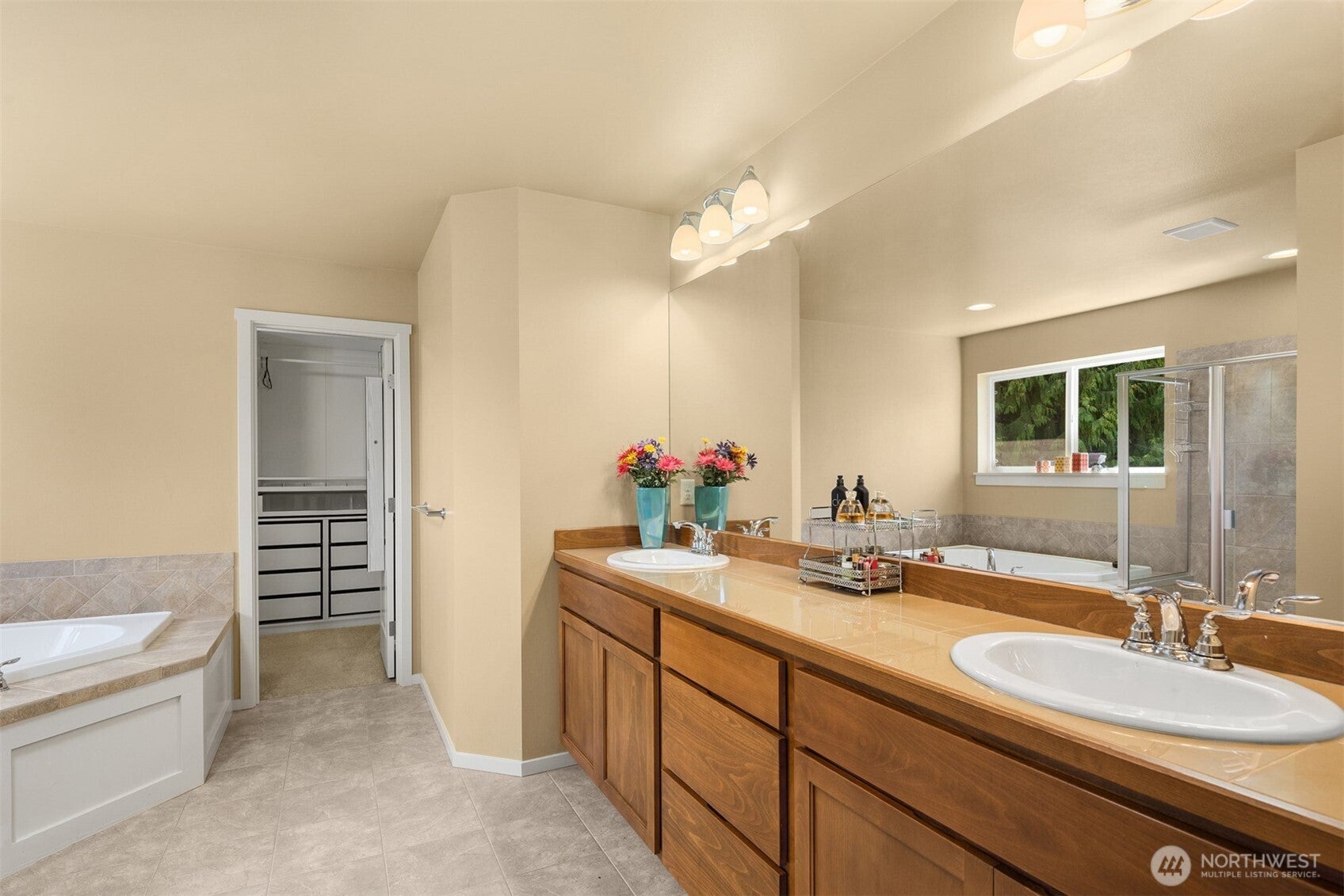 Bothell, Washington, 98021, United States, 4 Bedrooms Bedrooms, ,3 BathroomsBathrooms,Residential,Active,1922335