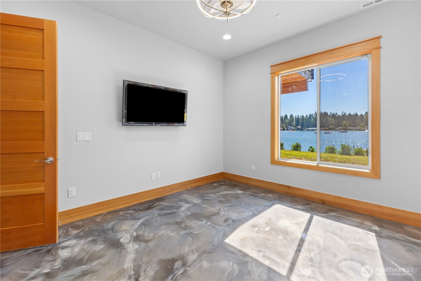 Lake Tapps, Washington, 98391, United States, 3 Bedrooms Bedrooms, ,6 BathroomsBathrooms,Residential,Active,1914925