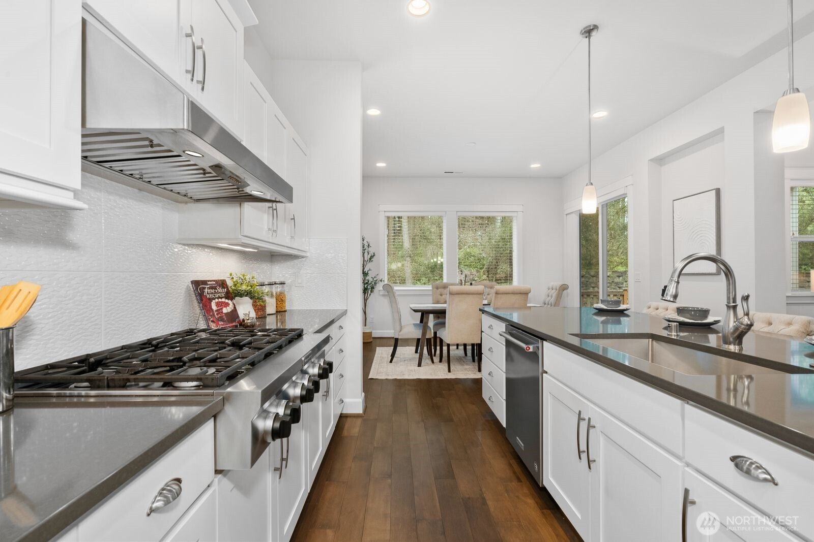 Issaquah, Washington, 98029, United States, 4 Bedrooms Bedrooms, ,3 BathroomsBathrooms,Residential,Active,2015456