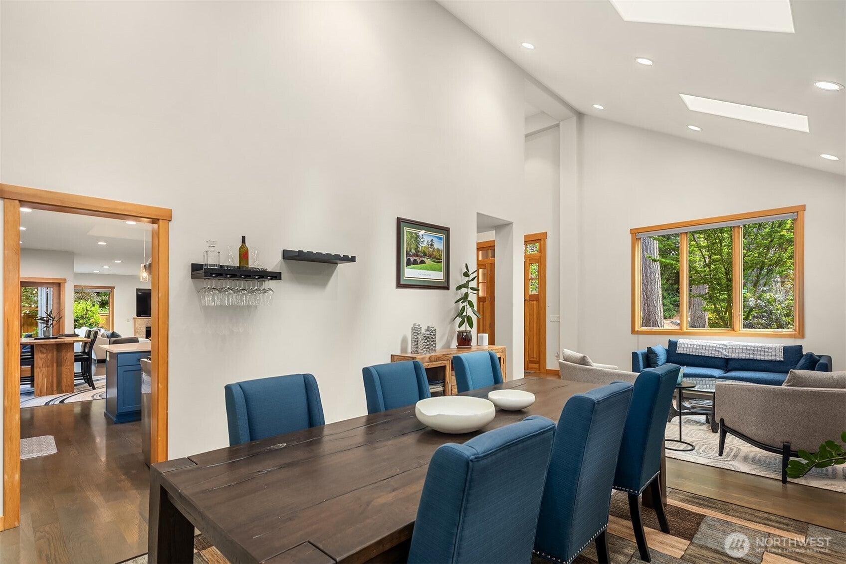 Kirkland, Washington, 98033, United States, 4 Bedrooms Bedrooms, ,3 BathroomsBathrooms,Residential,Active,1943757