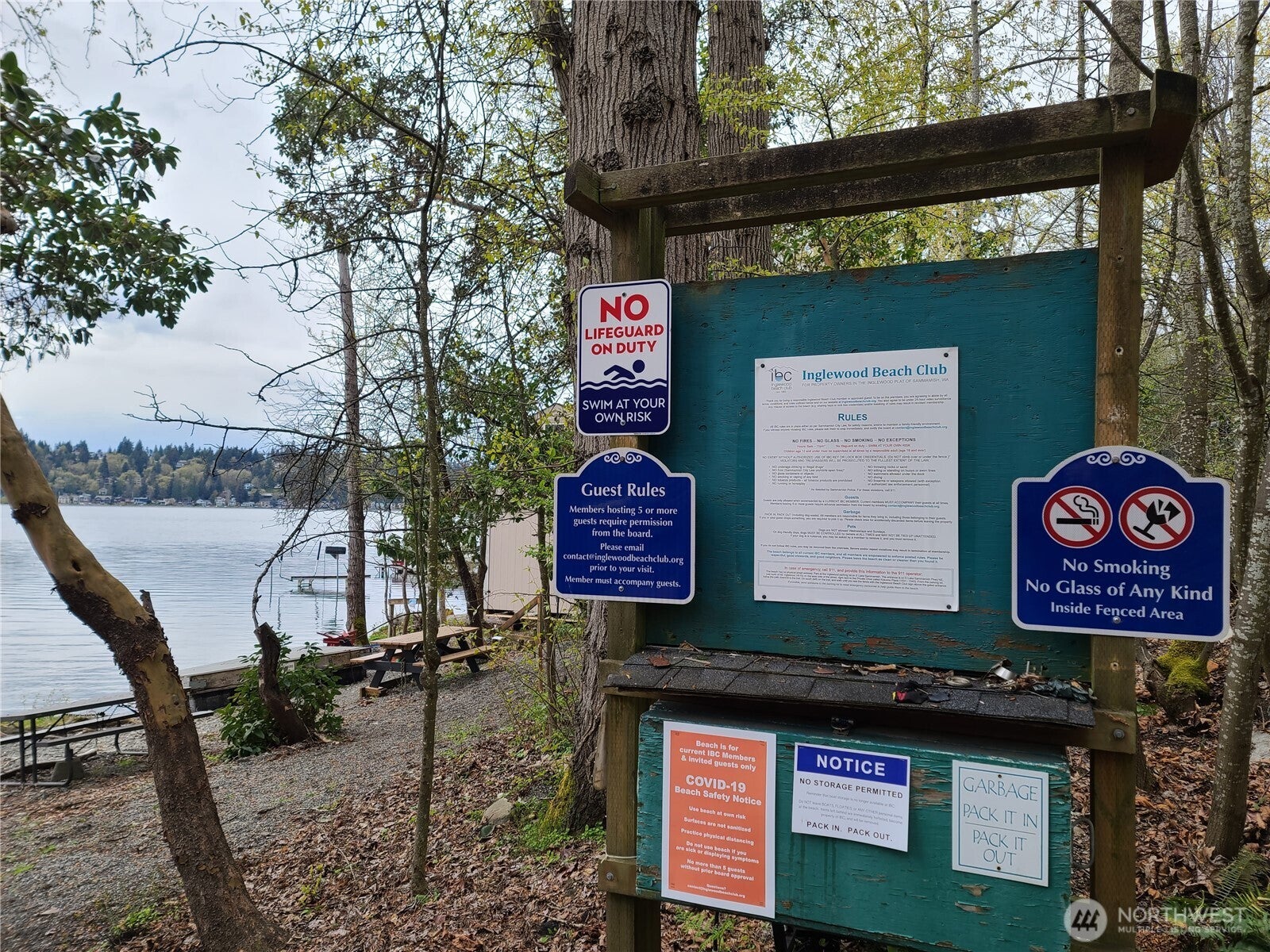 Sammamish, Washington, 98074, United States, 4 Bedrooms Bedrooms, ,4 BathroomsBathrooms,Residential,Active,1886848