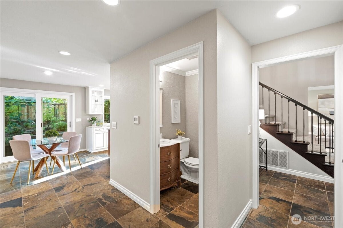 Redmond, Washington, 98052, United States, 4 Bedrooms Bedrooms, ,3 BathroomsBathrooms,Residential,Active,1953683