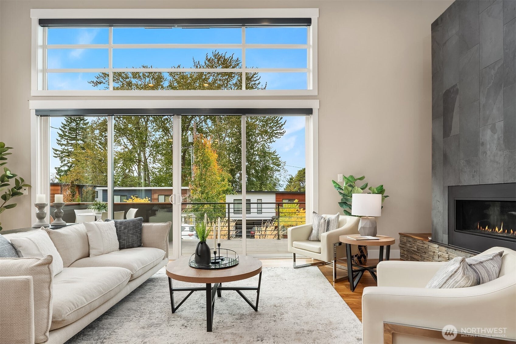 Kirkland, Washington, 98033, United States, 4 Bedrooms Bedrooms, ,5 BathroomsBathrooms,Residential,Active,1973549