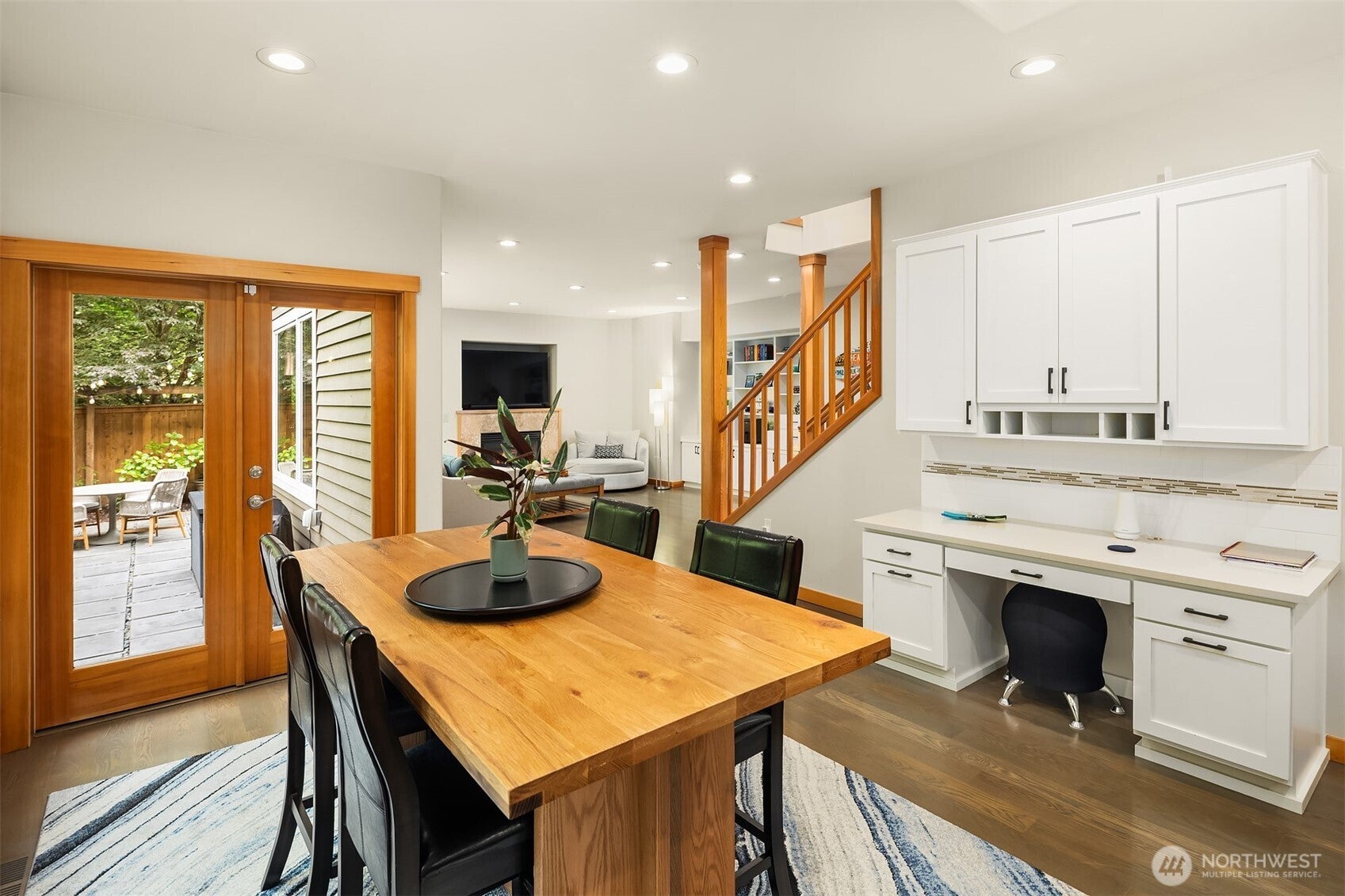 Kirkland, Washington, 98033, United States, 4 Bedrooms Bedrooms, ,3 BathroomsBathrooms,Residential,Active,1943757