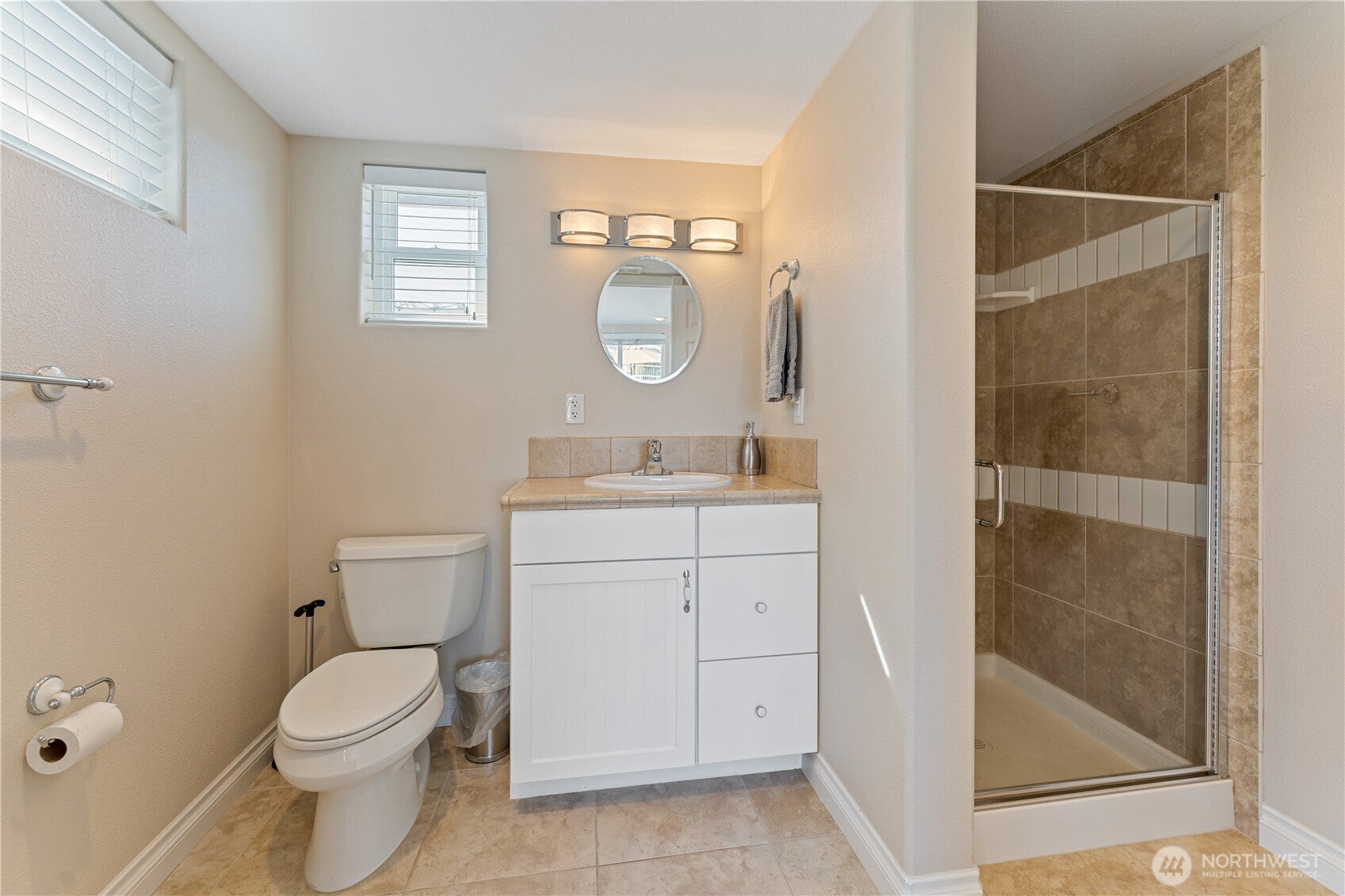 Manson, Washington, 98831, United States, 4 Bedrooms Bedrooms, ,4 BathroomsBathrooms,Residential,Active,1936117