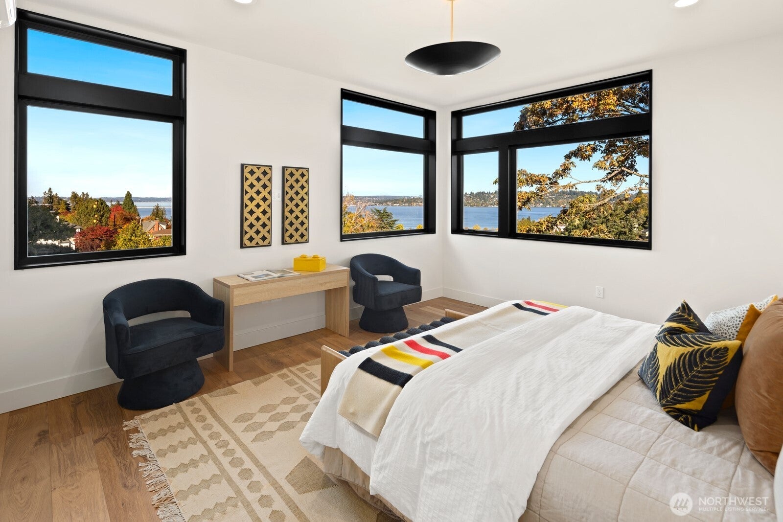 Seattle, Washington, 98118, United States, 6 Bedrooms Bedrooms, ,4 BathroomsBathrooms,Residential,Active,1965834