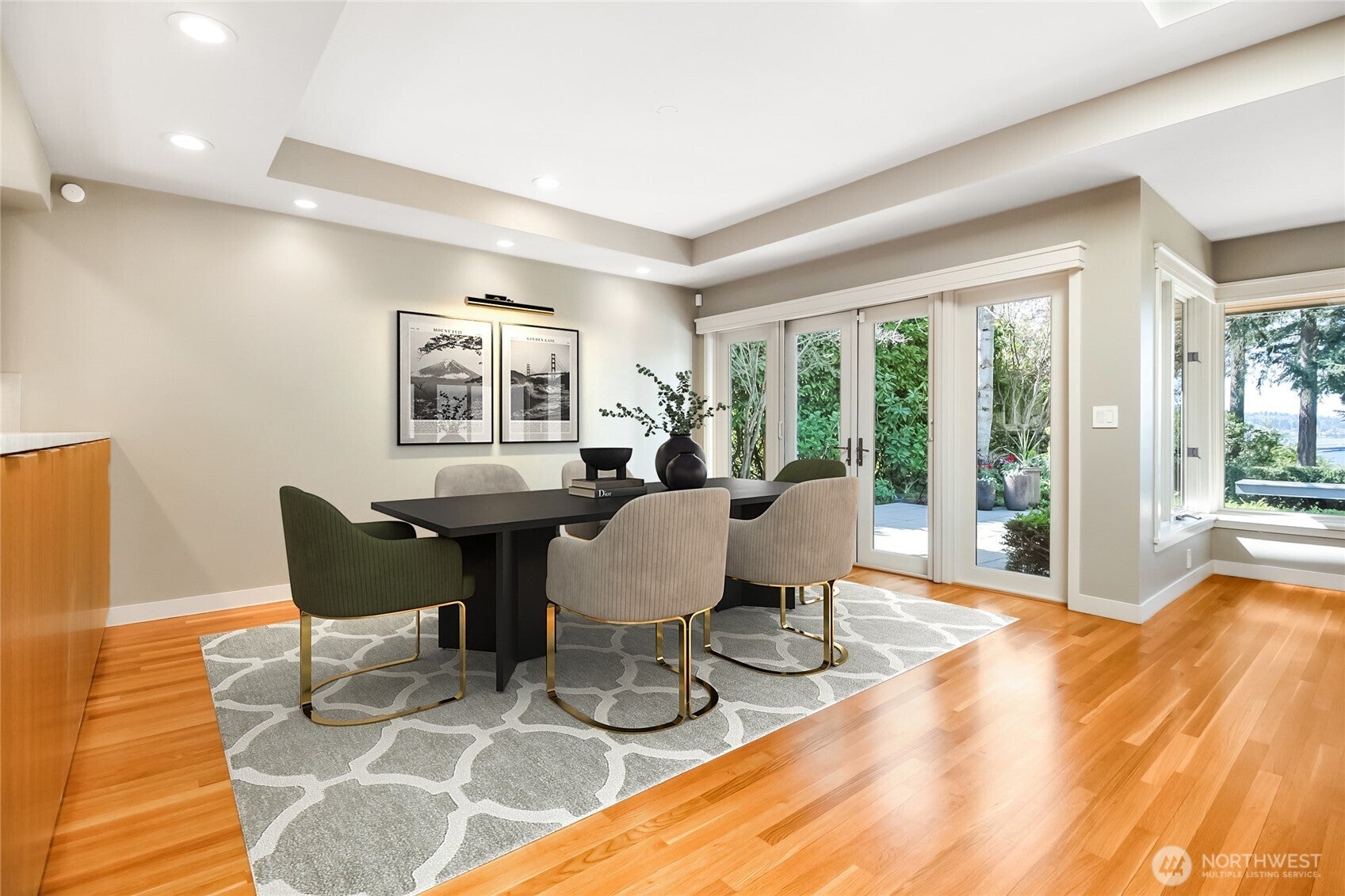 Medina, Washington, 98039, United States, 3 Bedrooms Bedrooms, ,3 BathroomsBathrooms,Residential,Active,1781504