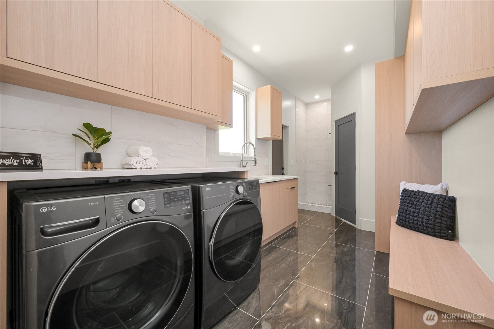 Anacortes, Washington, 98221, United States, 3 Bedrooms Bedrooms, ,4 BathroomsBathrooms,Residential,Pending,2009148